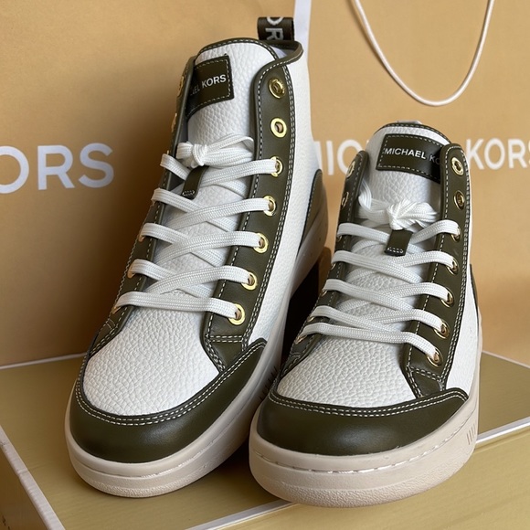 MICHAEL KORS SHEA MID HIGH TOP
FAUX LEATHER
49F3SHFESL
OLIVE
New - Picture 4 of 16
